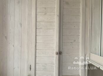 Демонтаж(охайний)деревяної вагонки балкону