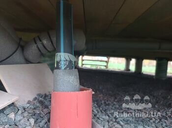Монтаж гріючого кабелю на ПЕ-трубу холодної води