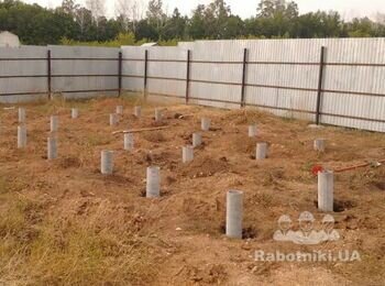Залити сваї під каркасний будинок. 24 сваї.
