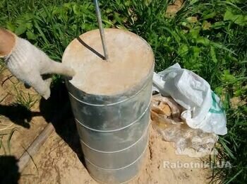 Залити сваї під каркасний будинок. 24 сваї.