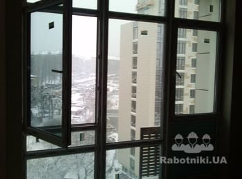У квартирі виконано приблизно 40 % робіт, плитка не клеїлась