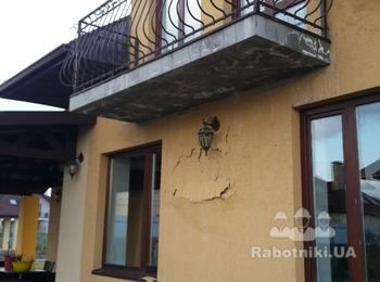 Демонтаж и монтаж плитки на балконы, короед и покраска стен