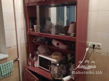 Перенести 1 шкаф (часть стенки) из одной комнаты в другую