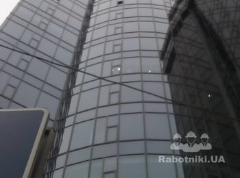 Нужны пром. альпинисты в бригаду.