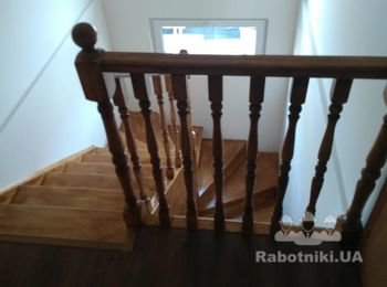 Улаштування міжповерхових дерев'яних сходів