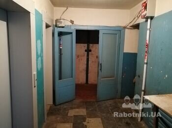 Кладка плитки гресс в лифтовых холах жилого дома