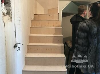 Монтаж деревянных ступеней на метал каркас