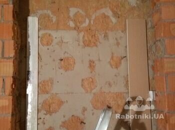 Пропилить прямоугольник в утеплиьельном пироге.