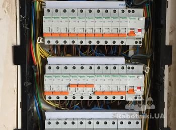 Установить 10шт Диф автоматы в щиток Осокорки