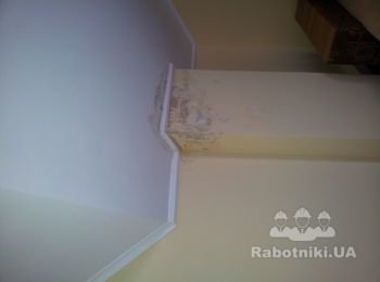 Тече дах біля димаря