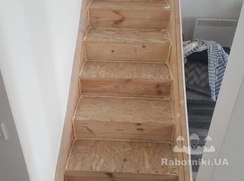 Отделка лестницы деревом