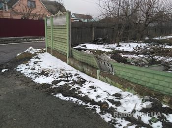 Монтаж бетонного забора
