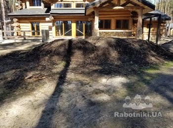 Нужно разбросать землю по участку