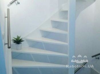 Лестница поворотная (дерево)