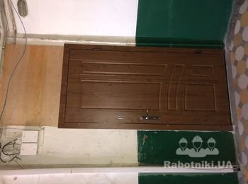 Штукатурщик для затяжеки входной двери