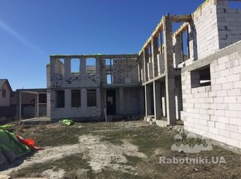 Требуется бригада для возведения крыши дома.