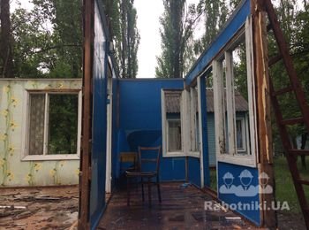 Разборка с последующей сборкой садовых щитовых домиков 5*3,5