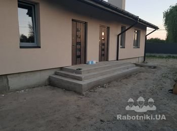 Водоотвод вдоль дома