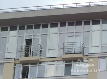 Замена стеклопакета в плохо досягаемой зоне высотки (из вне)
