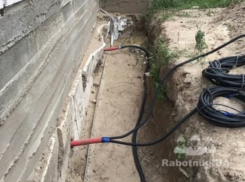 Наружное утепление фундамента и отмостки стиродуром