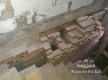 Кладка кирпичного вентканала и печных труб