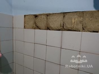 Демонтаж плитки со стены, ванны, унитаза, укладка плитки
