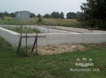 Проложить воду и канализацию в дом.