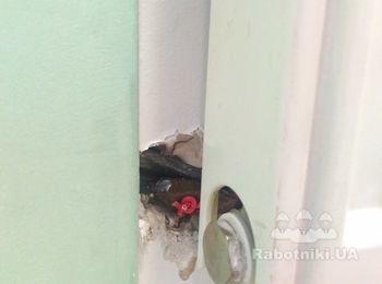 Необходимо заделать несколько выводов под электрику и подкрасить