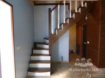 Перила для лестницы в дачном доме