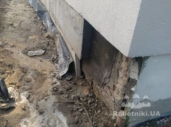Устройство цоколя утеплителем с нанесением декоративной штукатур