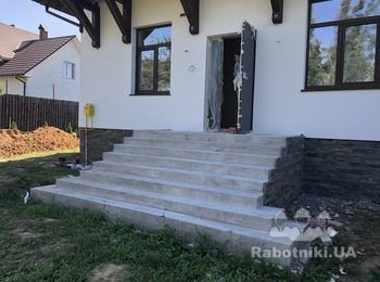 Укладка плитки на крыльце (18м2) и террасе (30 м2)