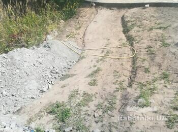 Заливка дорожки бетонирование.