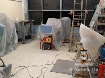 Терміново: допомогти прибрати пил з горизонтальних поверхонь