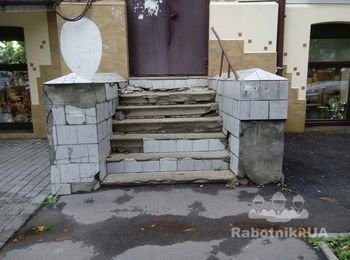 Починить крыльцо парадного Киев Центр (Львовская площадь)