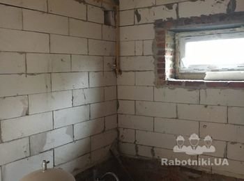 Поштукатурить и положить плитку