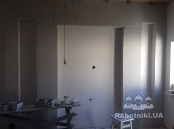 Шпатлевка стен с нишами