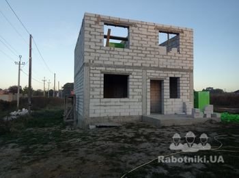 Балки перекрьітия, фронтоньі и кровля (металочерепица)