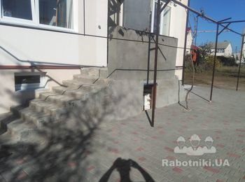 Нужно постелить плитку на крыльцо