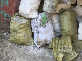 Вывоз расфасаванного в мешки строй мусора - 300 грн