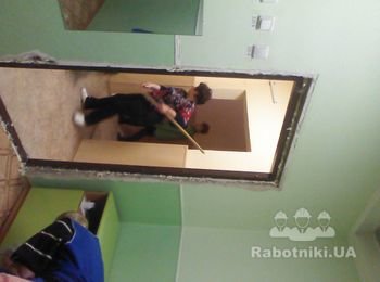 Завершить отделку входных дверей