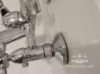 Подключить кран, поменять кольца на американке и ид...