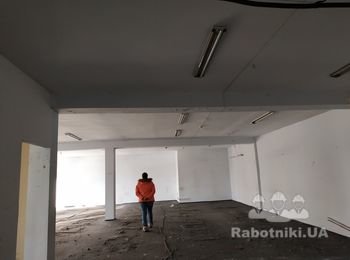 Бригада 3 чоловік...