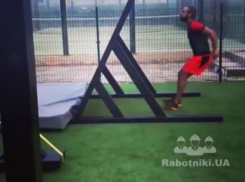 Нужен плотник для постройки єкстремальных тренажеров из дерева т