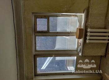 Демонтаж подоконной тумбы