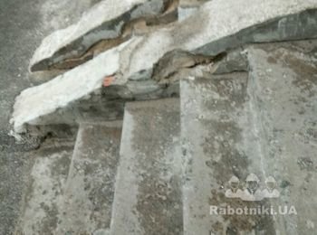 Бетонирование ступенек на входе в подъезд