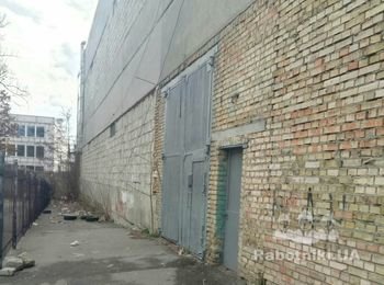 Снять цеховые ворота и заложить кладкой