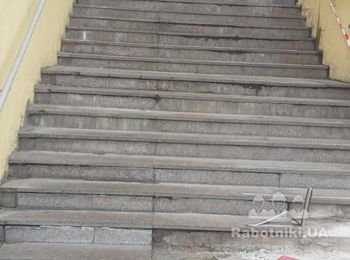 Капітальний ремонт східцевої секції в парадне багатоповерхового