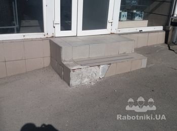 Ремонт ступенек магазина