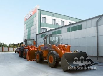 Высотная мойка окон, фасада.