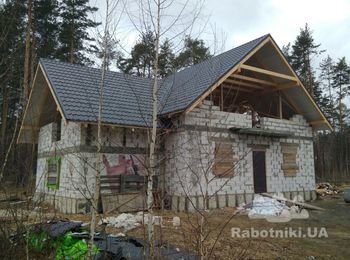 Кладка пеноблока, заливка лестницы, перемычки